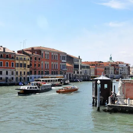 Smeraldo Grand Canal 1566c Venedik