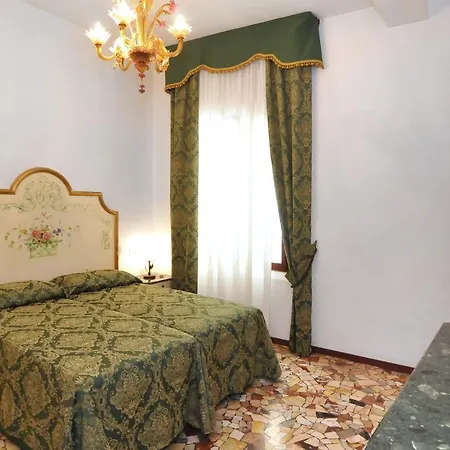 Smeraldo Grand Canal 1566c Apartment